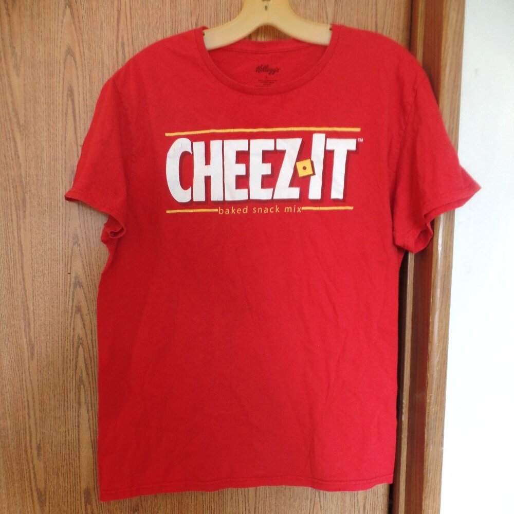Kellogg's Men's Cheez-It Snack T-Shirt, Size Large